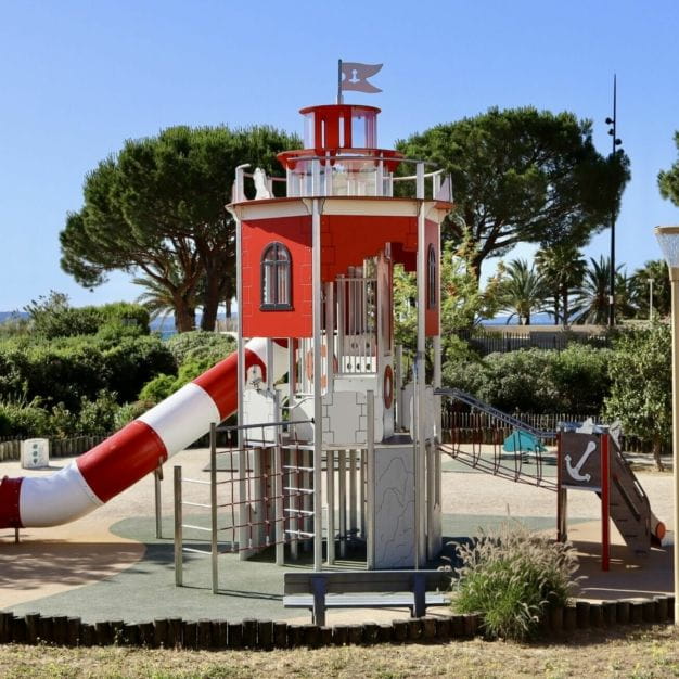 Le phare des petits explorateurs