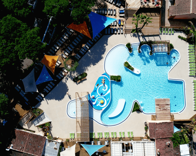 Les pieds dans l’eau, l’esprit en vacances